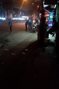 গোলচিহ্নিত এই ‘দালালে’র সাথে কথা হয় প্রতিবেদকের