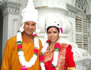 স্বামী লিটু অানামের সঙ্গে অভিনয়ে হৃদি হক