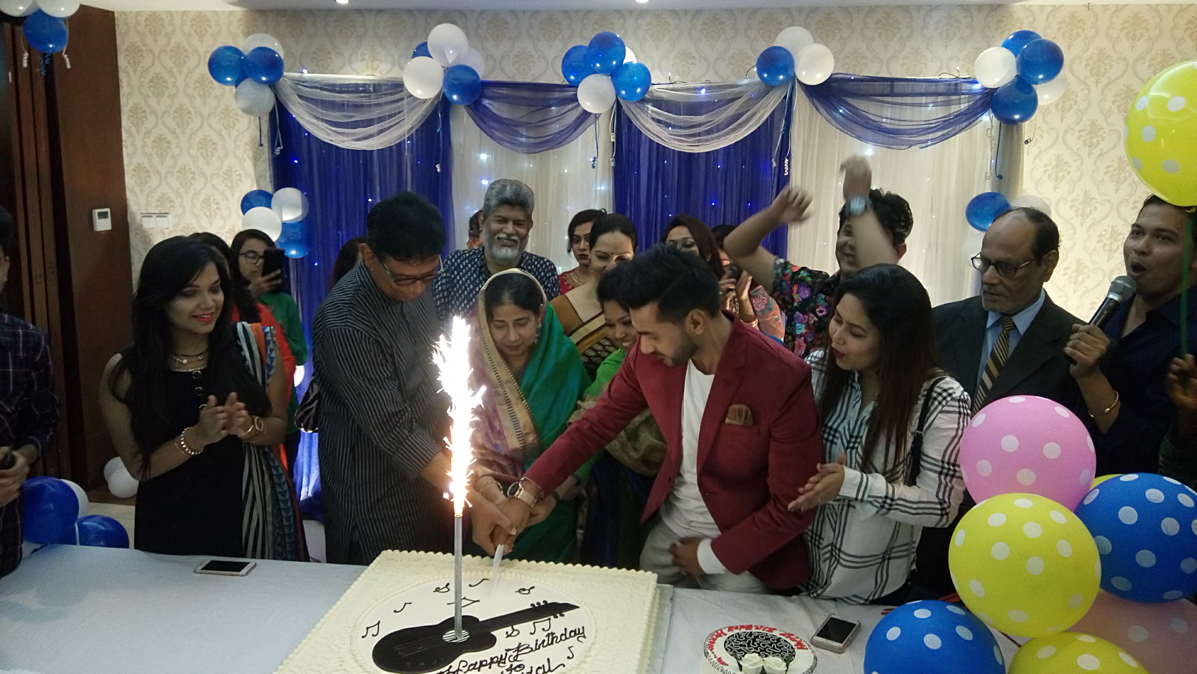 জন্মদিনের অনুষ্ঠানে সজল