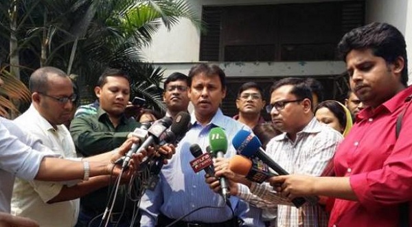 ঢাকা মেডিকেল কলেজ হাসপাতালের (ঢামেক) ফরেনসিক মেডিসিনের বিভাগীয় প্রধান ডা. সোহেল মাহমুদ।