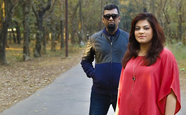 মিউজিক ভিডিওর একটি দৃশ্যে কন্ঠশিল্পী জুলির সঙ্গে ডিজে রাহাত