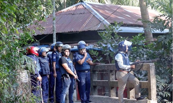 বৃহস্পতিবারের অভিযানের ছবি