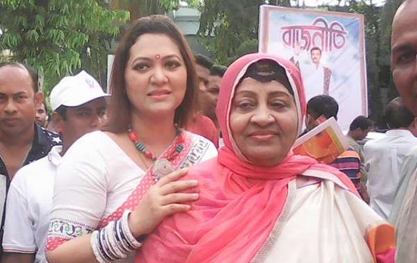 মা আনোায়ারা ও মেয়ে মুক্তি