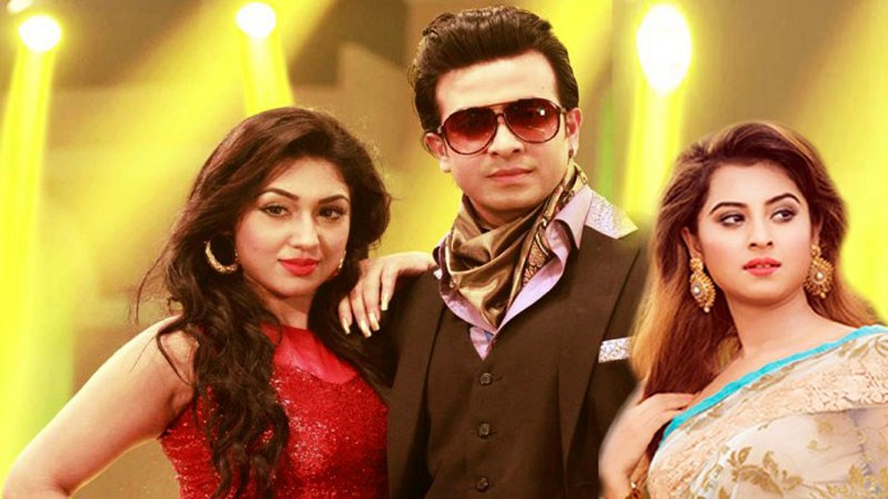 অপু বিশ্বাস, শাকিব খান ও বুবলী
(ছবি : সংগৃহীত)