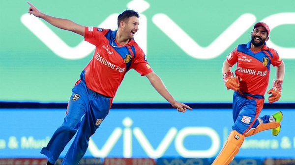 হ্যাটট্রিকের পর উড়ছেন অ্যান্ড্রু টাই