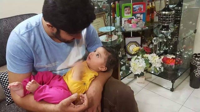 কলকাতা থেকে আসার পর বাবা শাকিব খানের সঙ্গে ছেলে আব্রাহাম খান জয়