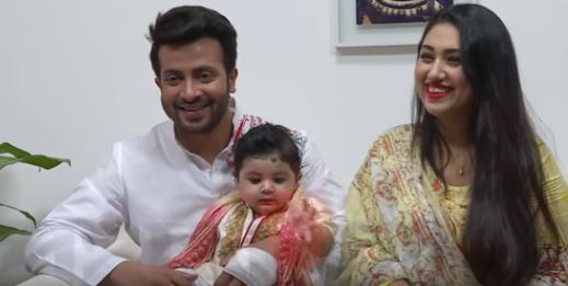 ছেলেকে নিয়ে শাকিব খান ও অপু