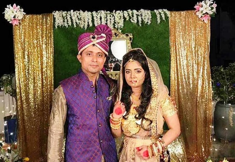 বিয়ের পর বর পারভেজ সানজারির সঙ্গে মিলা ইসলাম