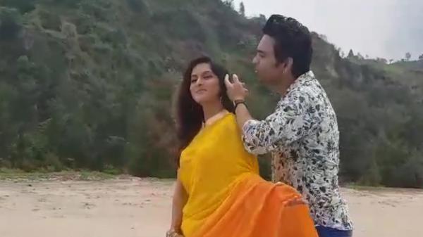 ‘ঘুম’ গানের মিউজিক ভিডিওতে মিথিলা ও হাবিব