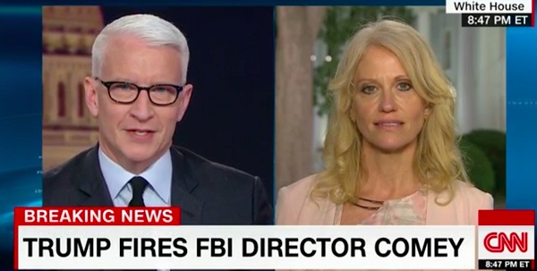 বাম থেকে: অ্যান্ডারসন কুপার ও কেলিয়্যান কনওয়ে