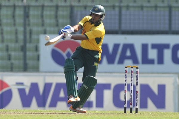 ব্যাট হাতে শেখ জামালের অধিনায়ক আব্দুর রাজ্জাক (ফাইল ফটো)