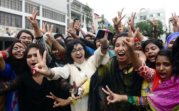 এসএসসি-মেয়েরা এগিয়ে