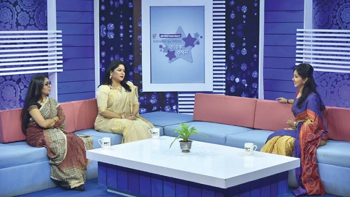 তারকাকথন এর একটি পর্বে উপস্থাপক দিলরুবা সাথীর সঙ্গে অতিথি দুই অভিনেত্রী মুনীরা ইউসুফ মেমী ও বন্যা মির্জা