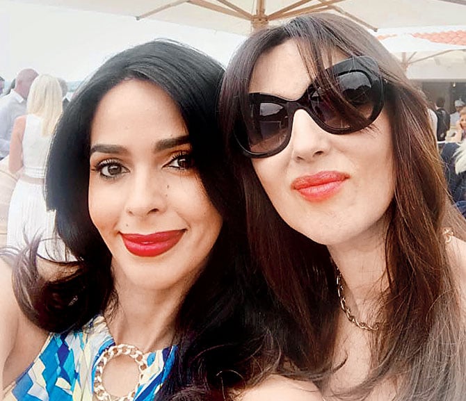 মল্লিকা শেরাওয়াত ও মনিকা বেলুচ্চি