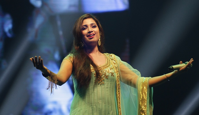 চারমাসের ব্যবধানে আবারও গান গাইতে ঢাকায় আসছেন ভারতের মেলোডি কুইনখ্যাত জনপ্রিয় কণ্ঠশিল্পী শ্রেয়া ঘোষাল। কনসার্টের নাম দেয়া হয়েছে ‘শ্রেয়া ঘোষাল: লাইভ ইন ঢাকা’। জুলাইয়ের মাঝামাঝিতে তাকে ঢাকায় আনছে ইভেন্ট অর্গানাইজার