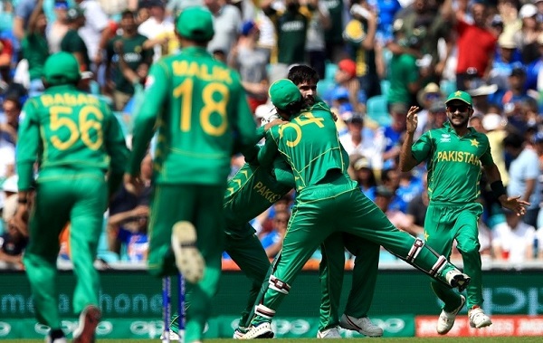 শুরুর তিন উইকেট তুলে নিয়ে ভারতীয় ব্যাটিংয়ে ধস নামান মোহাম্মদ আমির