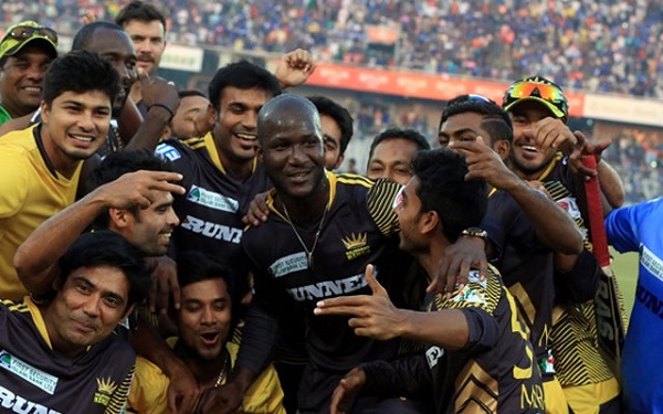 স্যামিকে ঘিরে সতীর্থদের উচ্ছ্বাস