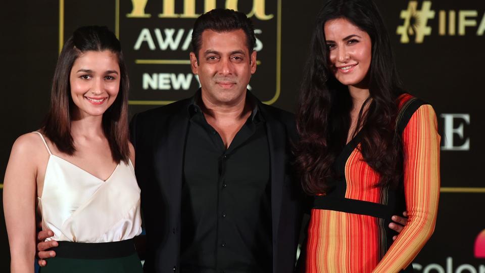 সংবাদ সম্মেলনে আলিয়া ভাট আর ক্যাটরিনা কাইফের সঙ্গে সালমান খান