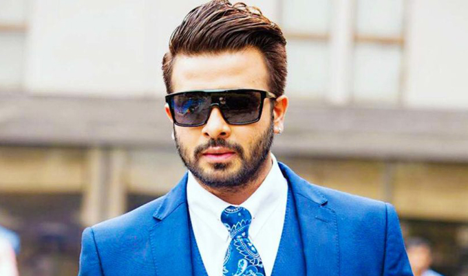 চলচ্চিত্র শিল্পী সমিতিকে হেয় করার অভিযোগে নিষিদ্ধ হতে যাচ্ছেন ঢাকাই ছবির শীর্ষ নায়ক শাকিব খান।