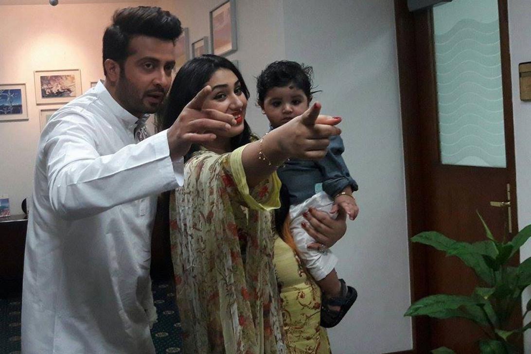 শাকিব খান, অপু বিশ্বাস ও আব্রাম