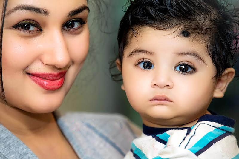ছেলে আব্রামকে নিয়ে অপু বিশ্বাস