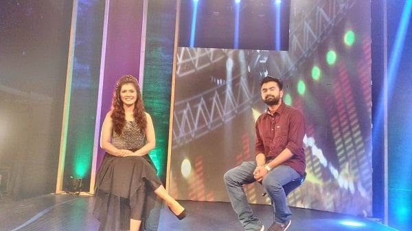 নতুনদের গল্প শোনাচ্ছেন ইমরান।