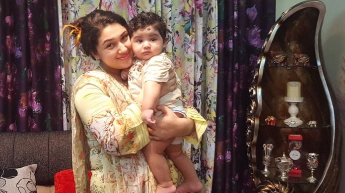 বাসায় আব্রামের সঙ্গে অপু বিশ্বাস