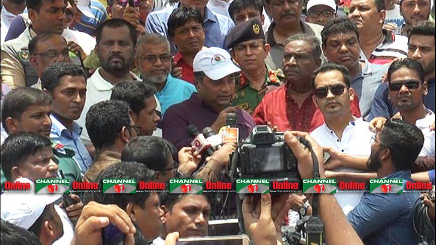 মশা নিধন কর্মসূচির শুরুতে জনসচেতননা মূলক কথা বলেন মেয়র