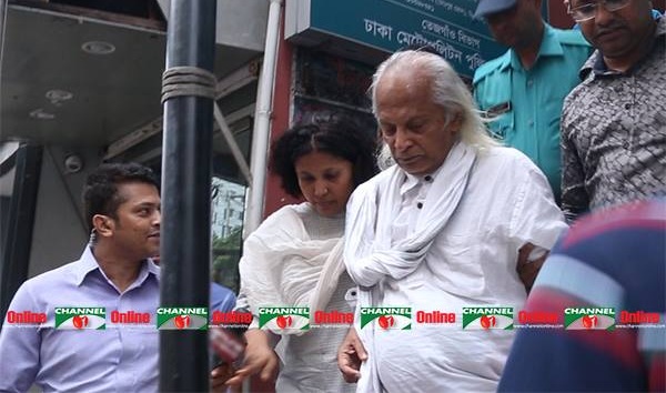 জিজ্ঞাসাবাদের জন্য ডিবি অফিসে ফরহাদ মজহার