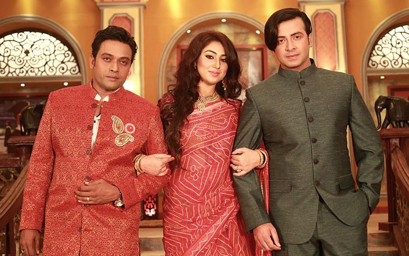 ‘রাজনীতি’ ছবিতে অভিনয় করেছেন মিলন, অপু বিশ্বাস ও শাকিব খান