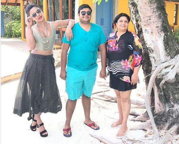 মালদ্বীপে প্রিয়াংকা