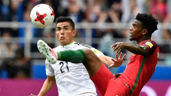 নেলসন সেমেদোও (ডানে)