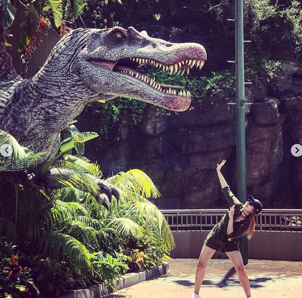 হলিউড সোনাক্ষী