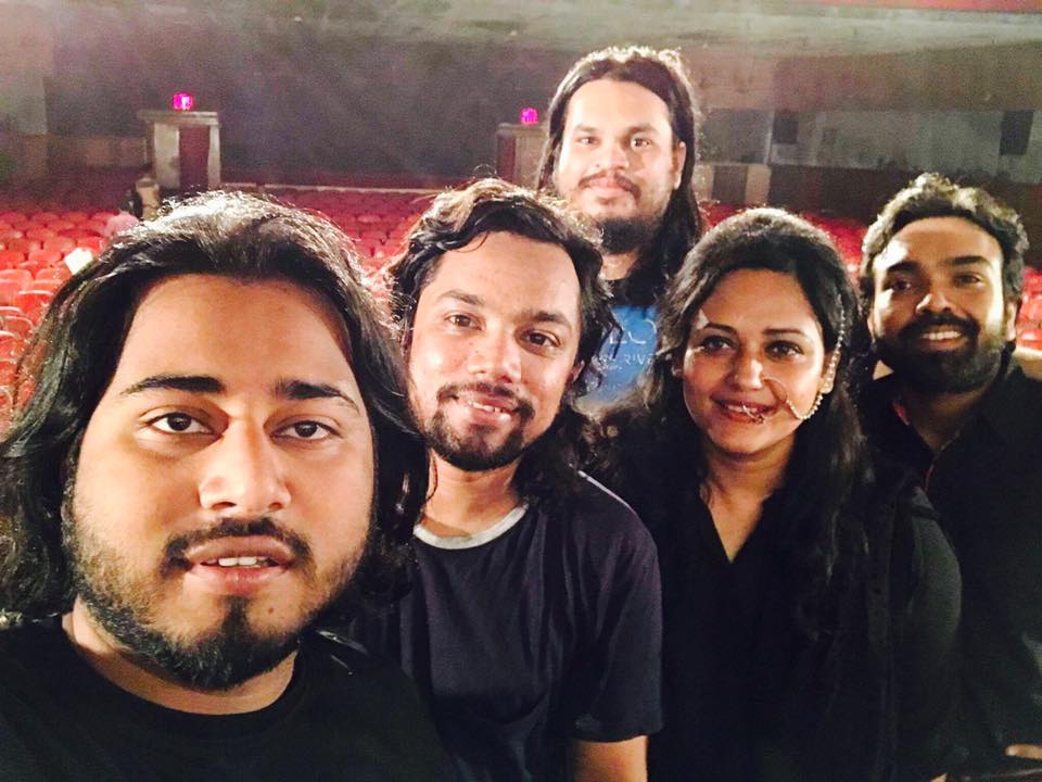 মধুমিতা প্রেক্ষাগৃহে চিরকুট