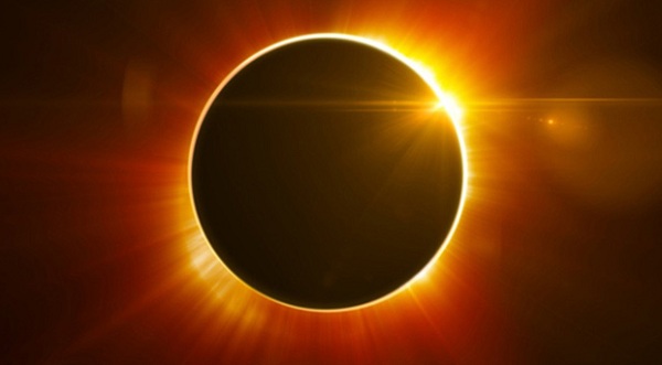 শুরু হলো পূর্ণগ্রাস সূর্যগ্রহণ, শেষ হবে ভোর রাতে