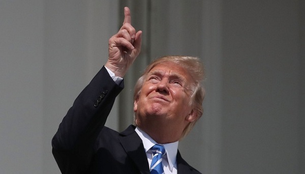 ডোনাল্ড ট্রাম্প-সূর্যগ্রহণ