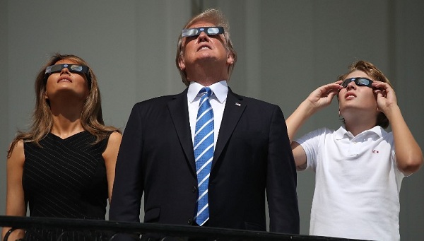 ডোনাল্ড ট্রাম্প-সূর্যগ্রহণ