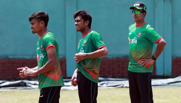 বাংলাদেশ ক্রিকেট দলের স্পিন কোচের সাথে সাকিব-মিরাজরা. Channel i News - চ্যানেল আই নিউজ