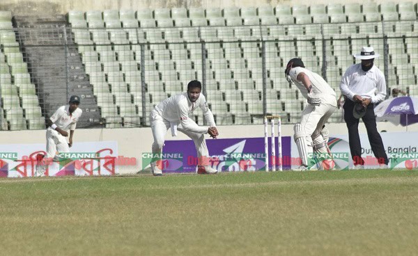 বাংলাদেশ ক্রিকেট দলের খেলোয়াড়রা মাঠে প্রস্তুতি নিচ্ছেন।. Channel i News - চ্যানেল আই নিউজ