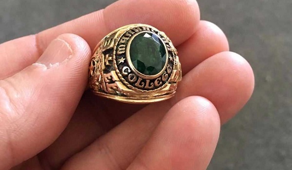 হারানো আংটি