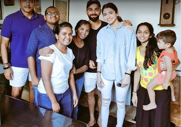 শ্রীলংকায় বেড়াচ্ছেন আনুশকা