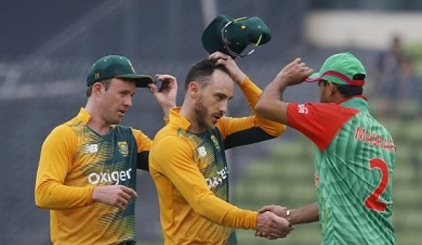 বাংলাদেশ ক্রিকেটাররা সাউথ আফ্রিকা সফরে একে অপরকে শুভেচ্ছা জানাচ্ছেন. Channel i News - চ্যানেল আই নিউজ