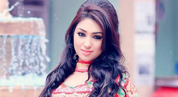 অপুর আবেগপ্রবণ মুখের ছবি, রোহিঙ্গাদের প্রতি সমবেদনা প্রকাশ. Channel i News - চ্যানেল আই নিউজ