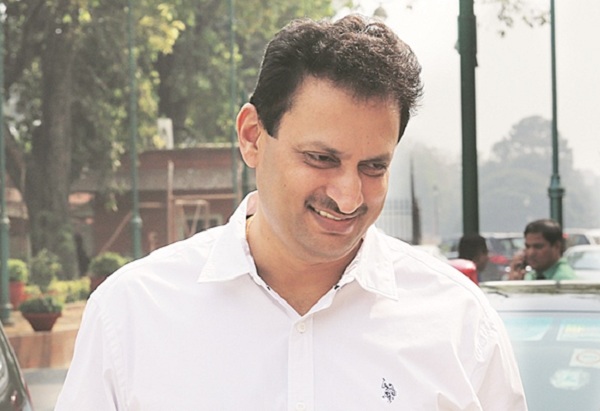 বিজেপি এমপি (প্রতিমনন্ত্রী অনন্তকুমার হেগড়ে।