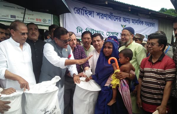 ওবায়দুল কাদের ত্রাণ বিতরণ অনুষ্ঠানে অংশগ্রহণ করছেন।. Channel i News - চ্যানেল আই নিউজ
