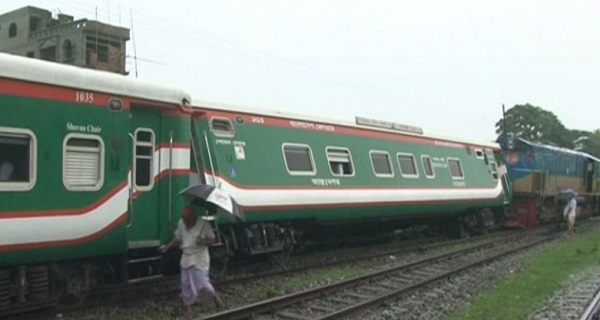 ট্রেনের বগি লাইনচ্যুত