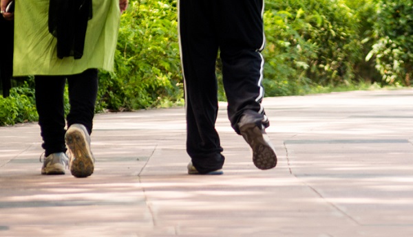 পনের মিনিট হাঁটা