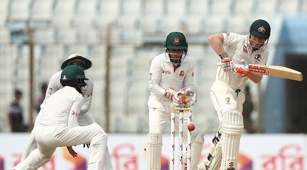 বাংলাদেশের ক্রিকেট দলের ব্যাটসম্যানরা মাঠে ব্যাটিং করছে. Channel i News - চ্যানেল আই নিউজ
