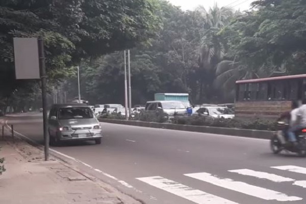 সড়কে উল্টোযাত্রা