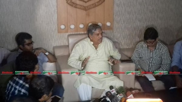 আলমগীর খান আলো